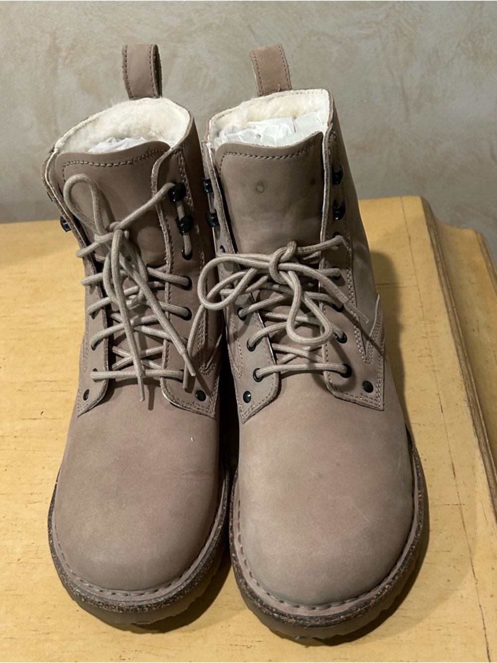 Birkenstock women’s Bryson shearling nubuck boots in size 41S 10.5